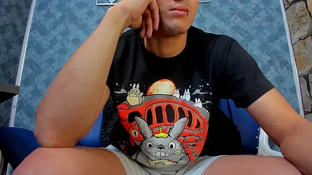 Snapshot of Ethan_Waalker chatting on 12-18-25, 09:15 Ethan Waalker online show from 12-18-25, 09:15