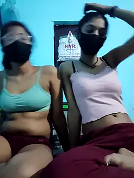 Snapshot of Aaradhya-Rani chatting on 03-12-26, 07:31 Aaradhya-Rani online show from 03-12-26, 07:31