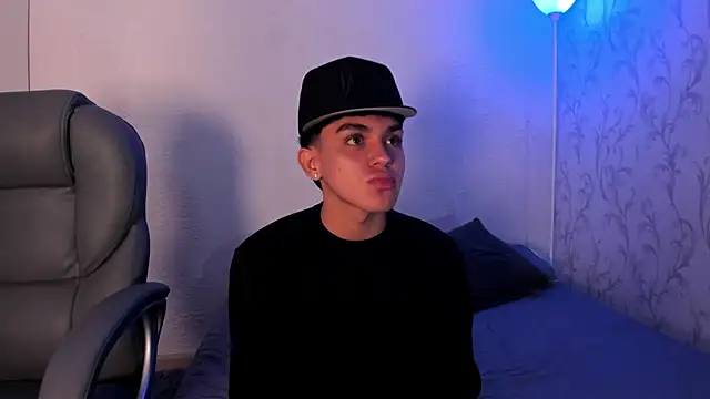 Snapshot of _TaylorBlack chatting on 12-16-25, 11:26 TaylorBlack online show from 12-16-25, 11:26