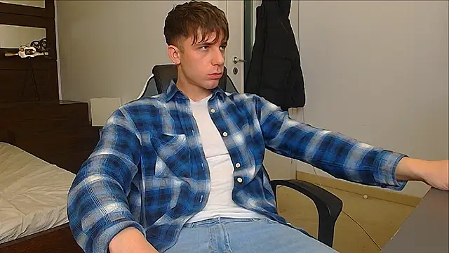 Snapshot of KellenWest chatting on 01-07-26, 05:10 KellenWest online show from 01-07-26, 05:10