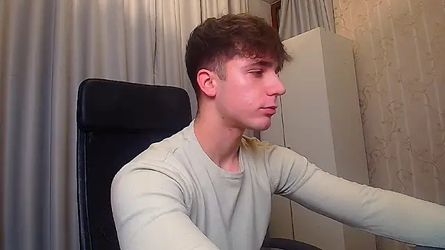 Snapshot of KellenWest chatting on 02-08-26, 05:22 KellenWest online show from 02-08-26, 05:22