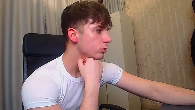 Snapshot of KellenWest chatting on 02-09-26, 11:14 KellenWest online show from 02-09-26, 11:14