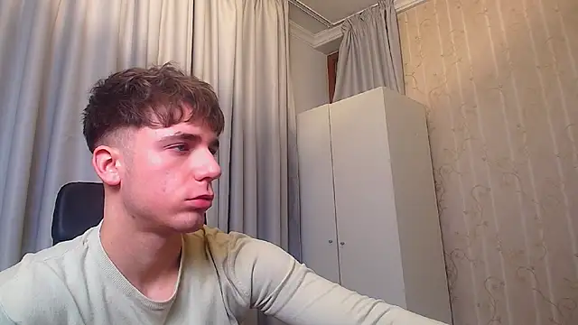 Snapshot of KellenWest chatting on 02-17-26, 05:04 KellenWest online show from 02-17-26, 05:04