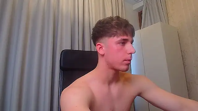 Snapshot of KellenWest chatting on 02-20-26, 06:26 KellenWest online show from 02-20-26, 06:26