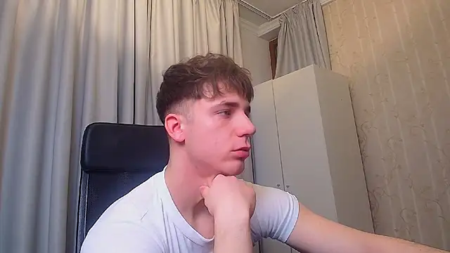 Snapshot of KellenWest chatting on 02-21-26, 05:19 KellenWest online show from 02-21-26, 05:19