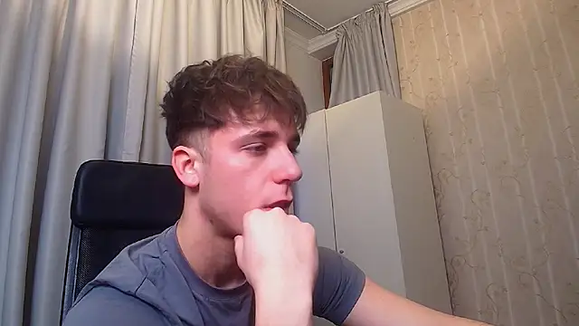 Snapshot of KellenWest chatting on 02-24-26, 05:16 KellenWest online show from 02-24-26, 05:16