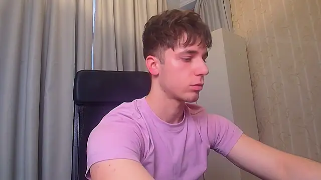 Snapshot of KellenWest chatting on 03-04-26, 11:16 KellenWest online show from 03-04-26, 11:16