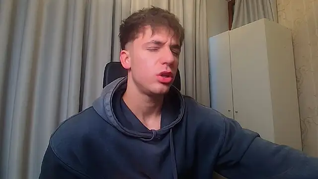 Snapshot of KellenWest chatting on 03-07-26, 04:53 KellenWest online show from 03-07-26, 04:53