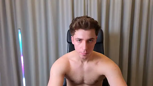 Snapshot of KellenWest chatting on 03-21-26, 05:23 KellenWest online show from 03-21-26, 05:23