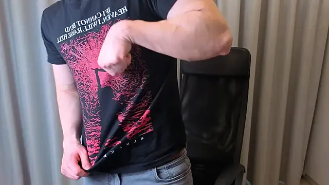 Snapshot of KellenWest chatting on 03-25-26, 10:32 KellenWest online show from 03-25-26, 10:32