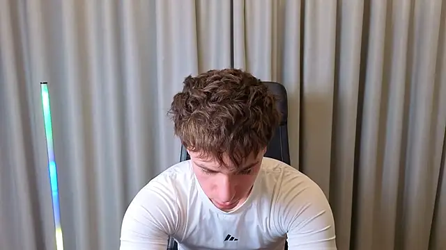 Snapshot of KellenWest chatting on 03-26-26, 05:24 KellenWest online show from 03-26-26, 05:24