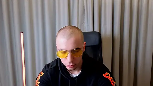 Snapshot of KellenWest chatting on 03-28-26, 05:29 KellenWest online show from 03-28-26, 05:29