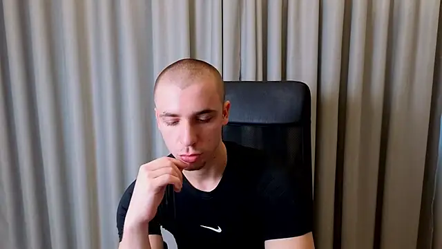 Snapshot of KellenWest chatting on 04-01-26, 04:46 KellenWest online show from 04-01-26, 04:46