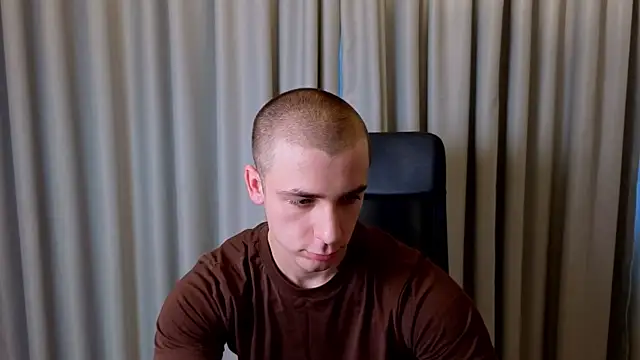 Snapshot of KellenWest chatting on 04-05-26, 04:31 KellenWest online show from 04-05-26, 04:31