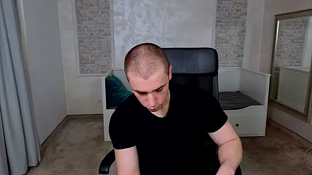 Snapshot of KellenWest chatting on 04-11-26, 04:17 KellenWest online show from 04-11-26, 04:17