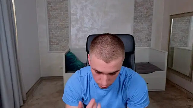 Snapshot of KellenWest chatting on 04-16-26, 11:00 KellenWest online show from 04-16-26, 11:00