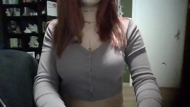 babyfireee online show from 12-18-25, 08:26