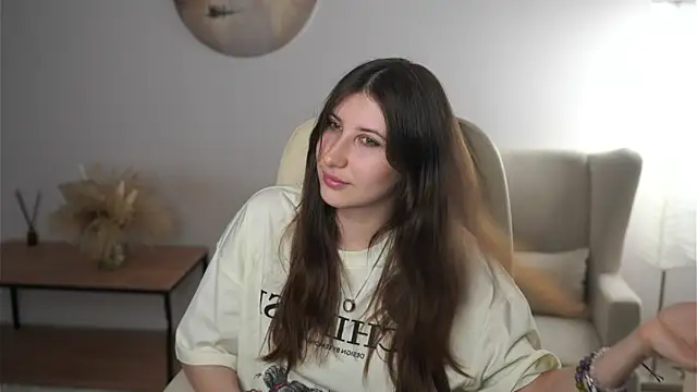 Snapshot of AudieHornback chatting on 12-17-25, 11:38 AudieHornback online show from 12-17-25, 11:38