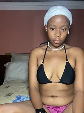 yellowjewelgirl online show from 12-17-25, 10:38