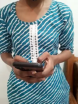 Snapshot of Riya_baby_38 chatting on 12-18-25, 02:17 Riya baby 38 online show from 12-18-25, 02:17