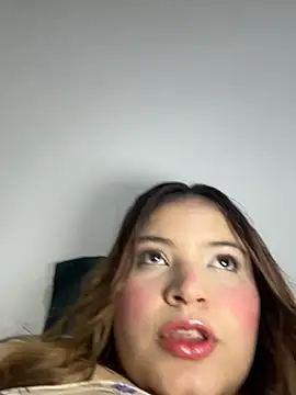 Snapshot of melanie_hh1 chatting on 12-19-25, 04:52 melanie hh1 online show from 12-19-25, 04:52