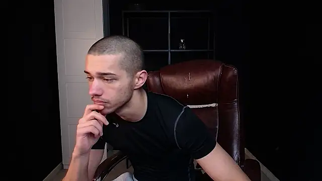 Snapshot of KaydenDrew chatting on 02-01-26, 05:28 KaydenDrew online show from 02-01-26, 05:28