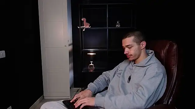 Snapshot of KaydenDrew chatting on 02-07-26, 05:44 KaydenDrew online show from 02-07-26, 05:44