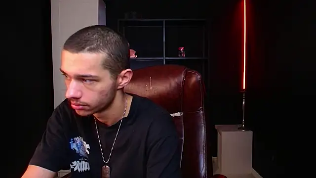 Snapshot of KaydenDrew chatting on 02-12-26, 05:02 KaydenDrew online show from 02-12-26, 05:02