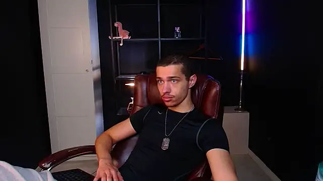 Snapshot of KaydenDrew chatting on 02-15-26, 05:15 KaydenDrew online show from 02-15-26, 05:15