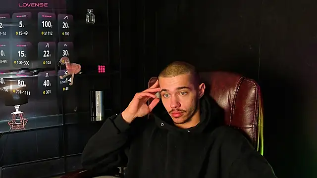 Snapshot of KaydenDrew chatting on 02-28-26, 05:19 KaydenDrew online show from 02-28-26, 05:19