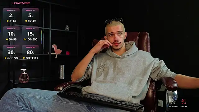 Snapshot of KaydenDrew chatting on 03-27-26, 05:24 KaydenDrew online show from 03-27-26, 05:24