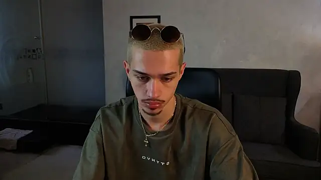 Snapshot of KaydenDrew chatting on 04-01-26, 04:57 KaydenDrew online show from 04-01-26, 04:57