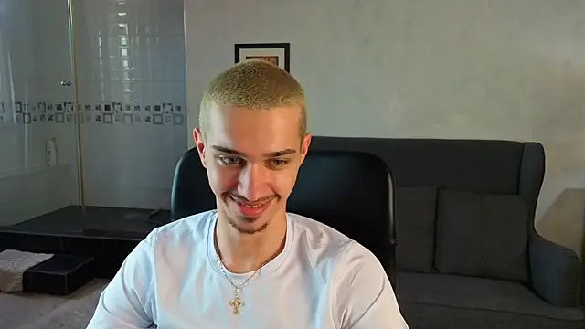 Snapshot of KaydenDrew chatting on 04-01-26, 01:41 KaydenDrew online show from 04-01-26, 01:41