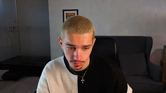 Snapshot of KaydenDrew chatting on 04-05-26, 04:31 KaydenDrew online show from 04-05-26, 04:31