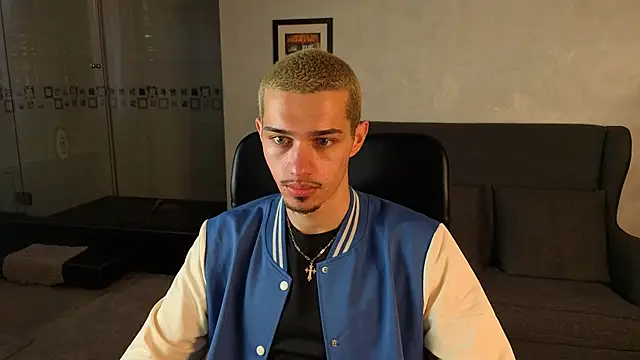 Snapshot of KaydenDrew chatting on 04-07-26, 04:13 KaydenDrew online show from 04-07-26, 04:13