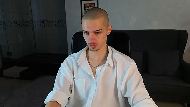 Snapshot of KaydenDrew chatting on 04-08-26, 04:23 KaydenDrew online show from 04-08-26, 04:23