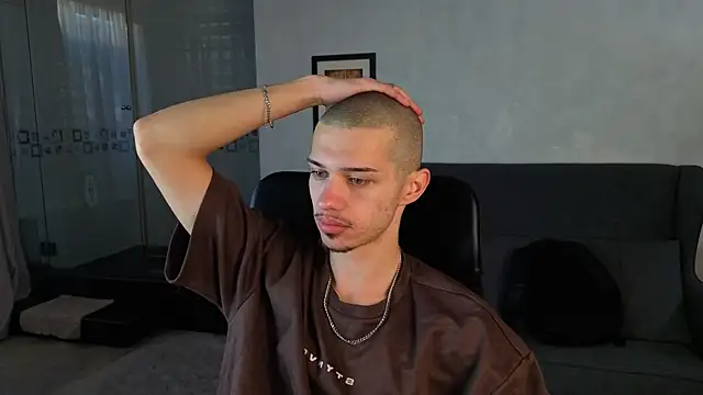 Snapshot of KaydenDrew chatting on 04-09-26, 04:34 KaydenDrew online show from 04-09-26, 04:34