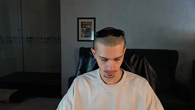 Snapshot of KaydenDrew chatting on 04-11-26, 04:17 KaydenDrew online show from 04-11-26, 04:17