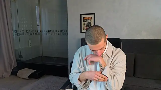 Snapshot of KaydenDrew chatting on 04-15-26, 04:19 KaydenDrew online show from 04-15-26, 04:19