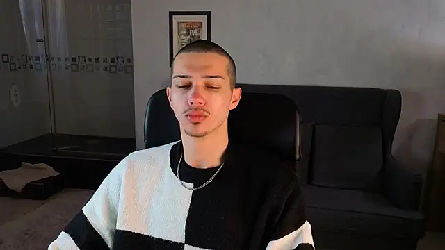 Snapshot of KaydenDrew chatting on 04-16-26, 04:24 KaydenDrew online show from 04-16-26, 04:24