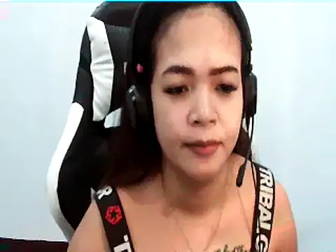 Snapshot of CleopatraLee chatting on 12-17-25, 04:46 CleopatraLee online show from 12-17-25, 04:46