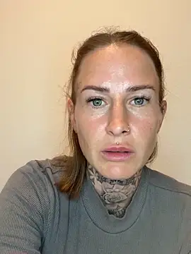 Snapshot of Klarry69 chatting on 04-10-26, 08:02 Klarry69 online show from 04-10-26, 08:02