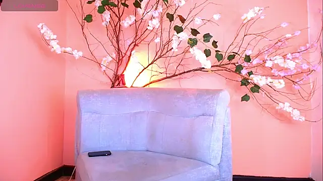 Snapshot of KhelaniJull chatting on 12-17-25, 12:11 KhelaniJull online show from 12-17-25, 12:11