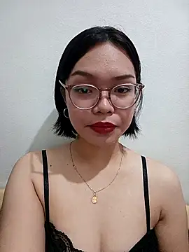 Snapshot of lwkfine chatting on 12-19-25, 07:43 lwkfine online show from 12-19-25, 07:43