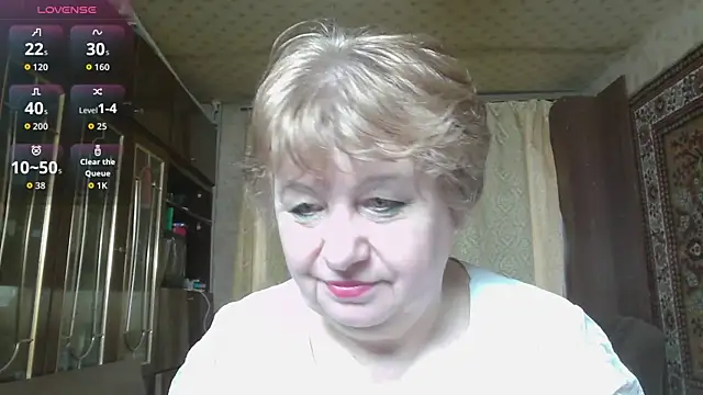 Snapshot of Casey_peach chatting on 03-28-26, 04:01 Casey peach online show from 03-28-26, 04:01