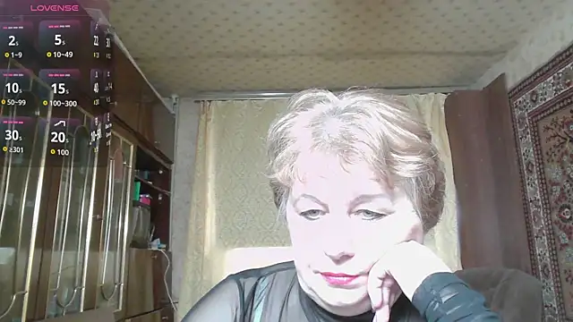 Snapshot of Casey_peach chatting on 04-01-26, 04:02 Casey peach online show from 04-01-26, 04:02