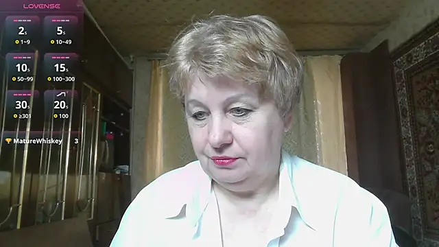 Snapshot of Casey_peach chatting on 04-08-26, 06:13 Casey peach online show from 04-08-26, 06:13