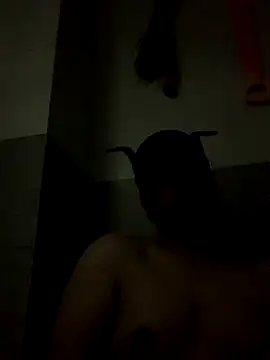 Snapshot of Andy_chub chatting on 12-16-25, 04:12 Andy chub online show from 12-16-25, 04:12