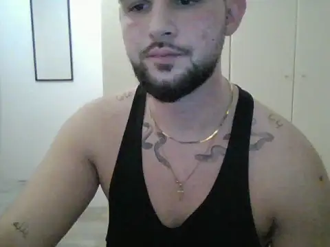 Snapshot of LunaFoxTip chatting on 12-17-25, 08:26 LunaFoxTip online show from 12-17-25, 08:26