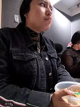 Snapshot of Venuz_Rivers_ chatting on 12-18-25, 01:17 Venuz Rivers online show from 12-18-25, 01:17